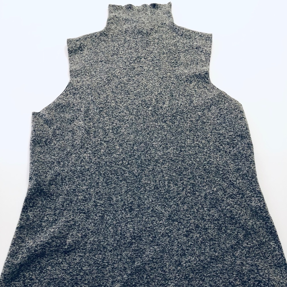 Yansi Fugel new sleeveless Sweater